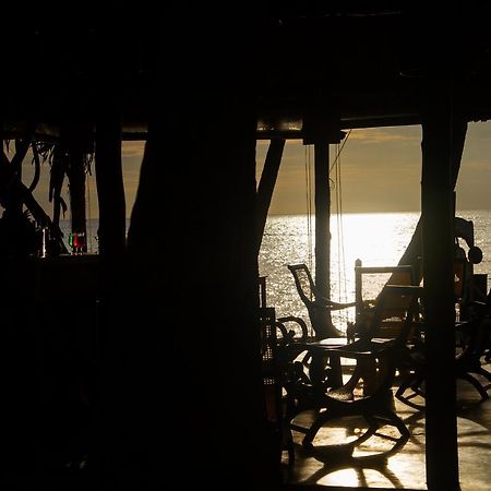 Thejan Beach Cabanas Bentota Bagian luar foto