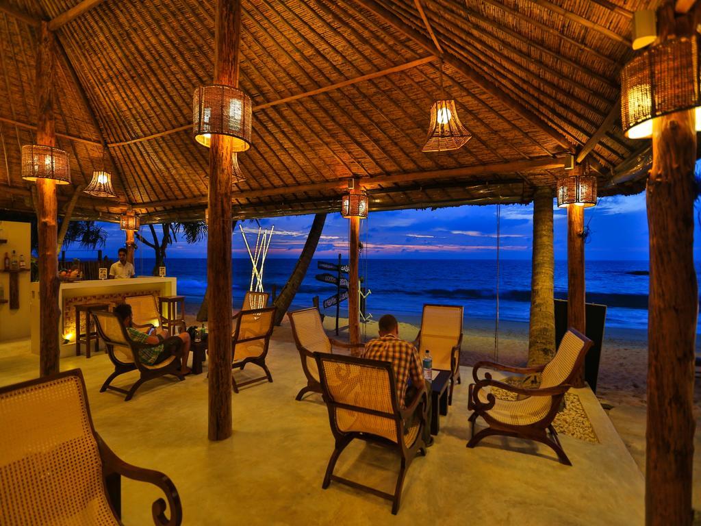 Thejan Beach Cabanas Bentota Bagian luar foto