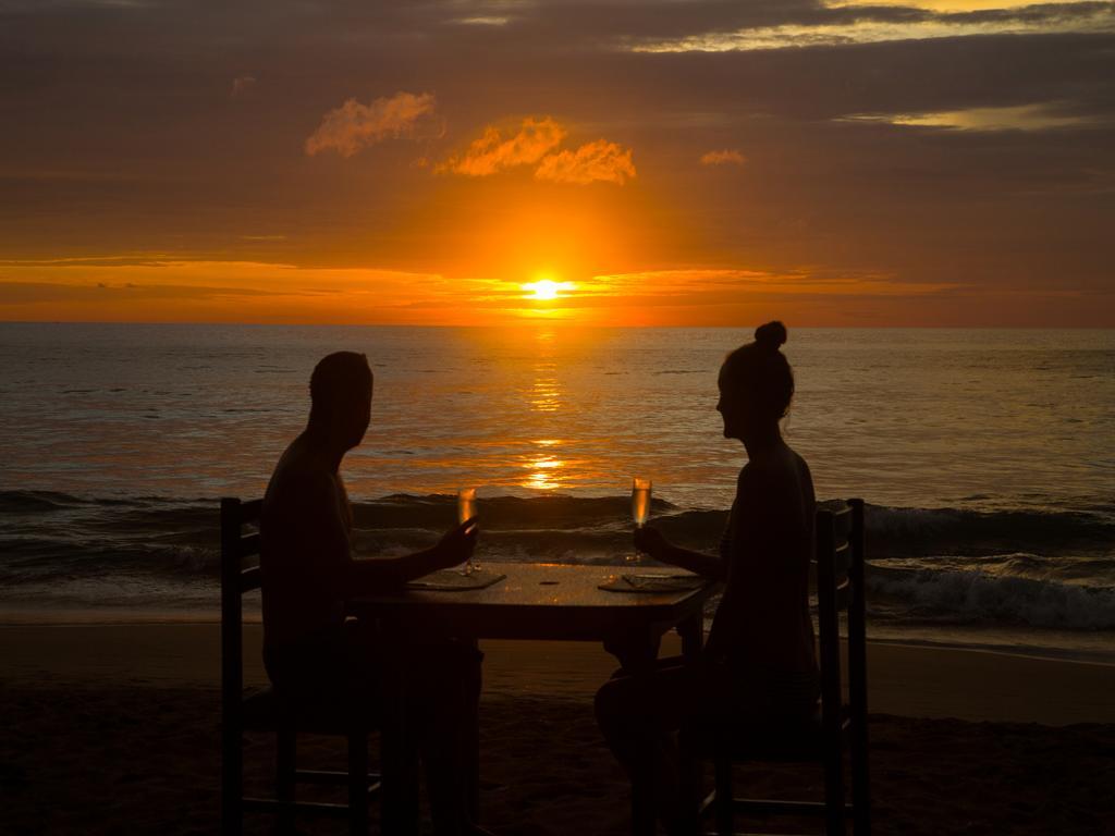 Thejan Beach Cabanas Bentota Bagian luar foto