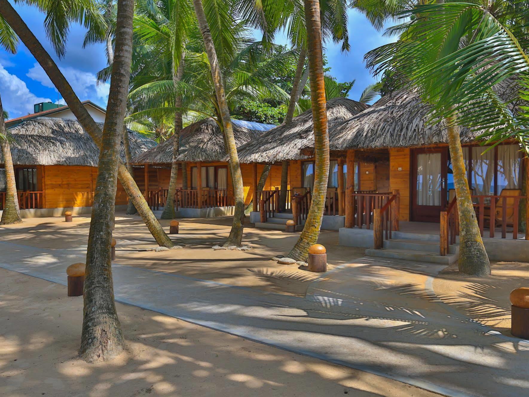 Thejan Beach Cabanas Bentota Bagian luar foto